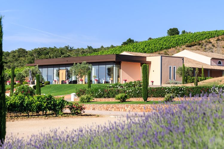Chateau Vaudois Vignes Provence Roquebrune