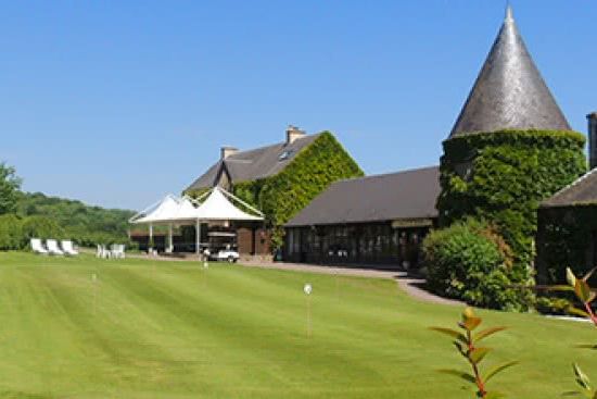 Golf Clecy Clubhuis Oefengreen Golfreizen Golfvakantie