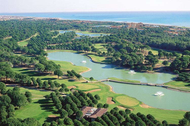 Gloria Golf Turkije Belek Vijvers.JPG