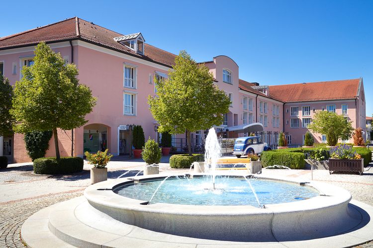 Maximilian Quellness Golf Resort Buitenkant Fontein