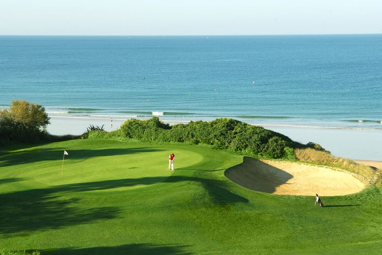 Novo Sanctipetri Golf Spanje Costa De La Luz Zuid Green Zee