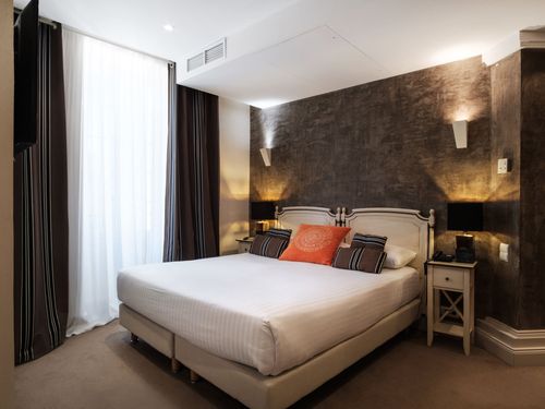 Chateau De La Begude   Chambre Suite D692a055