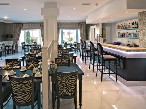 Lindas Bistro4096x2527