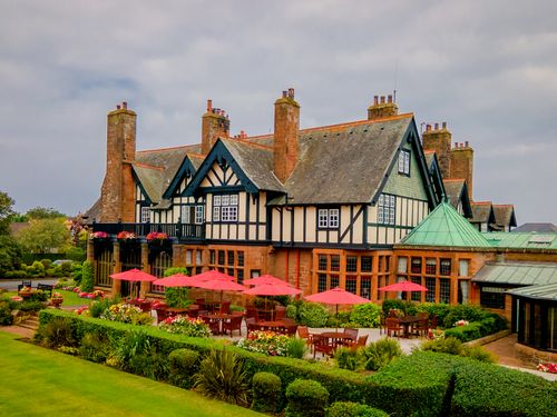 Garden_at_piersland_house_in_troon_copy.jpeg