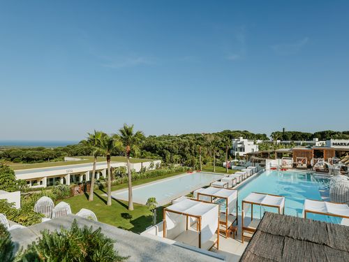 So_sotogrande_outdoorareaspools_1