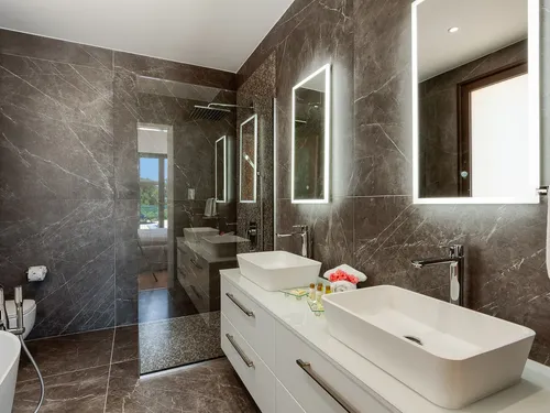 Superior_villa_bathroom.webp