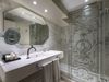 Le Louis Versailles Chateau Hotel Badkamer
